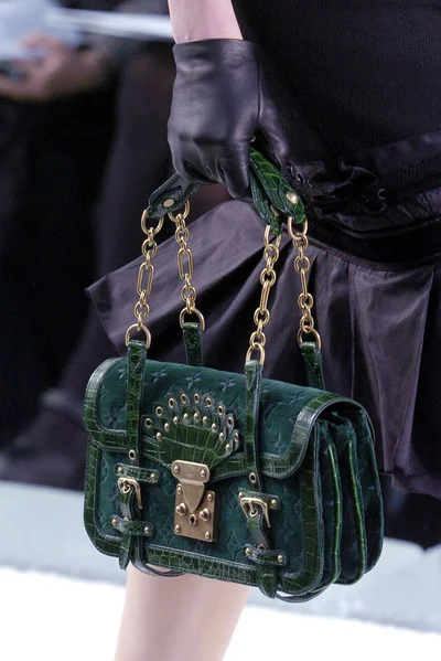 Look 28